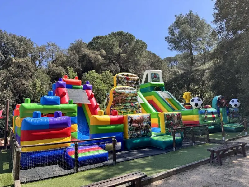 Zona kids area actividades hinchables gigantes